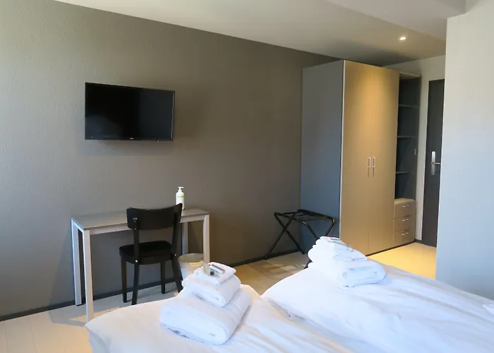 Hotel Hotel-de-ville De 3*